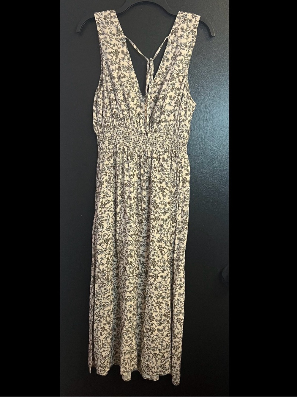Old Navy Cream Floral V-Neck Smocked Maxi Dress - Picture 2 of 3